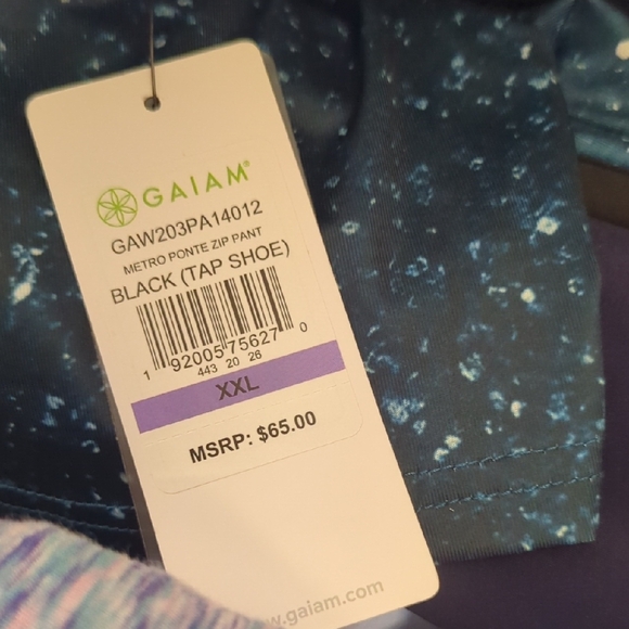 Gaiam Black High-Waisted Leggings with Zipper Pockets🆕 - Picture 6 of 6